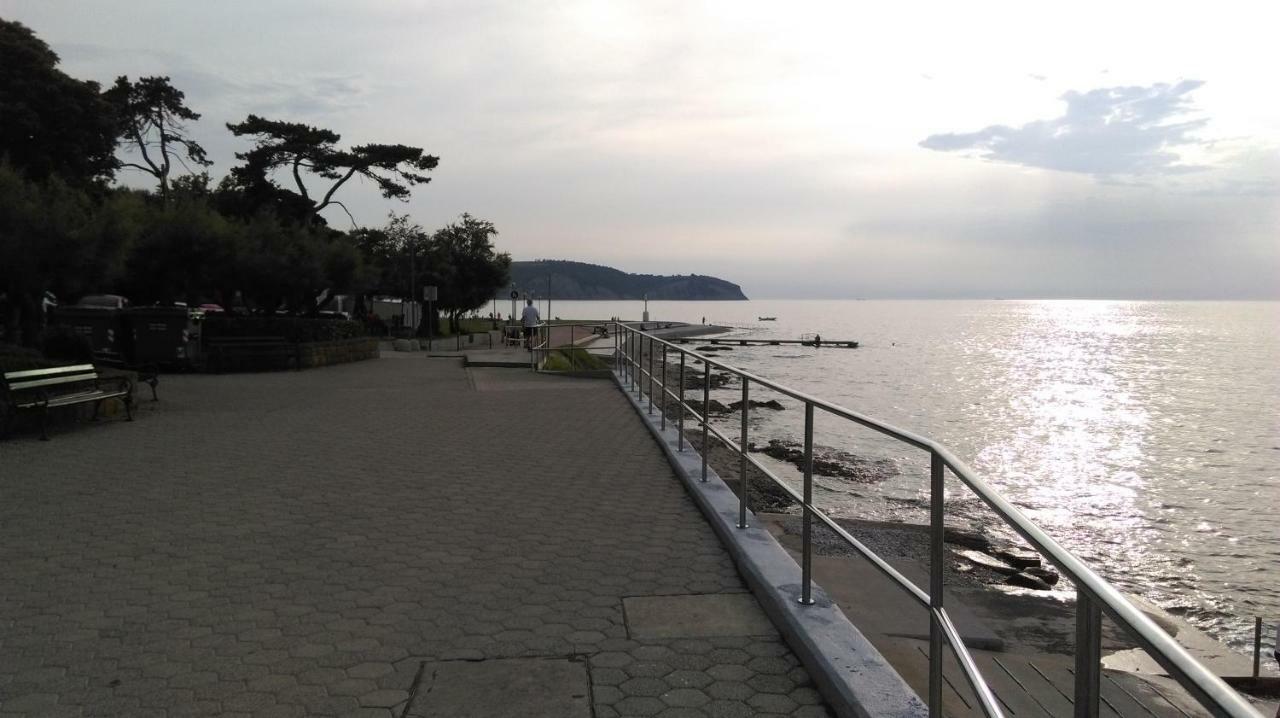 Apartment & Rooms Lilis Izola Luaran gambar
